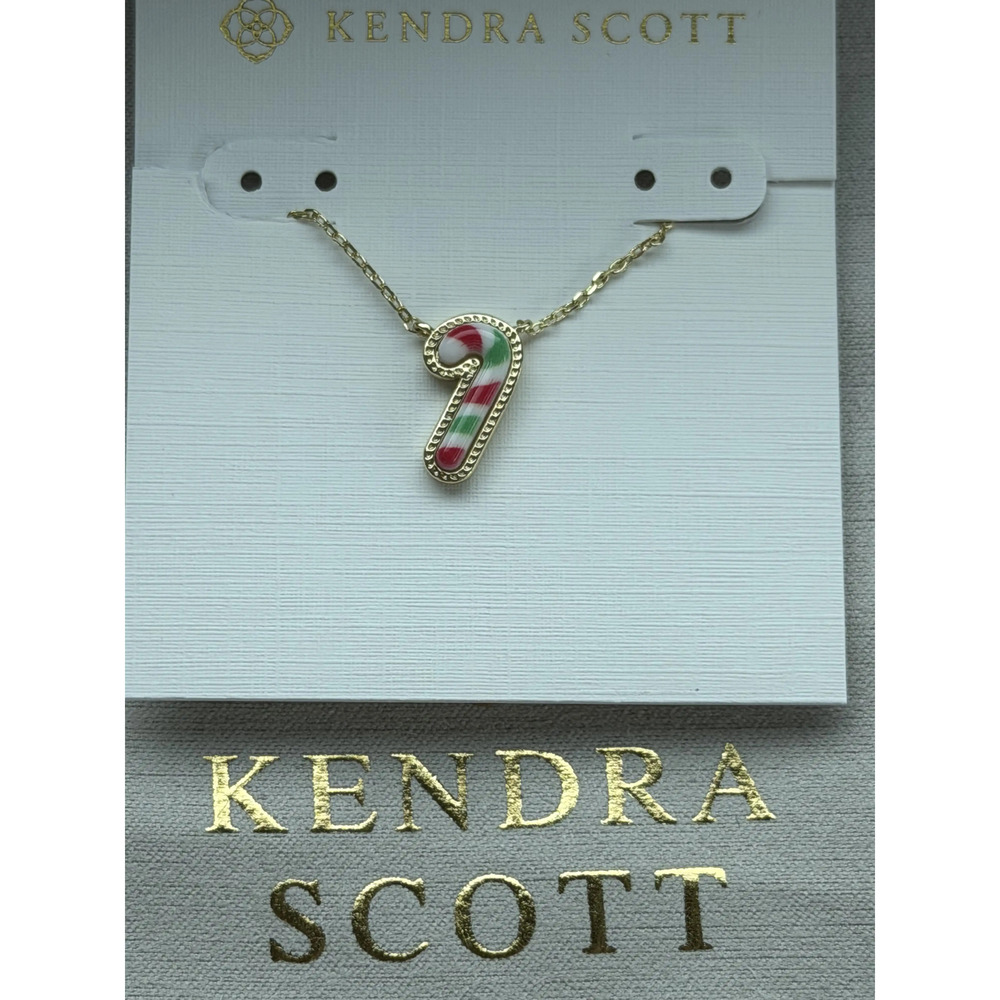 Kendra Scot pendant necklace